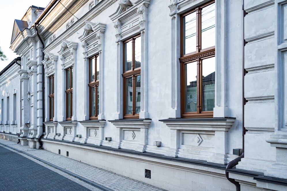 vintage-architecture-classical-facade-building_158595-6439